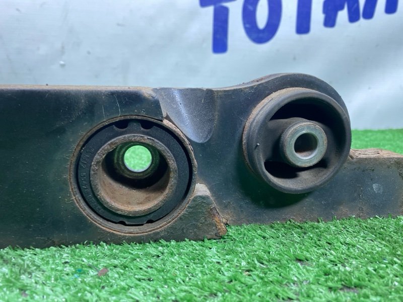 Крепление редуктора NISSAN WINGROAD 2012 NY12 HR15DE 55471ED300 контрактная