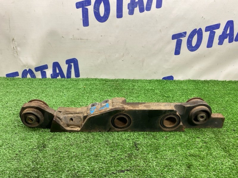 Крепление редуктора NISSAN WINGROAD NY12 HR15DE