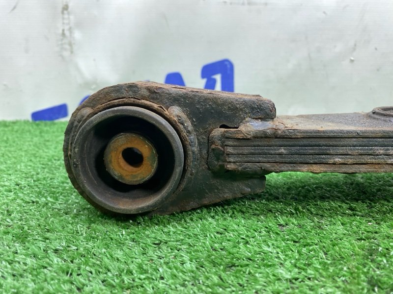 Крепление редуктора NISSAN WINGROAD NY12 HR15DE