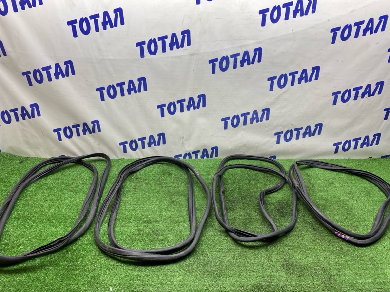 Запчасть уплотнение дверное TOYOTA VOXY 2011 ZRR75G 3ZRFAE контрактная Уплотнение дверное TOYOTA VOXY 2011 ZRR75G 3ZRFAE контрактная