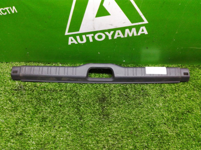 Накладка замка багажника Toyota Sprinter AE110 (б/у)