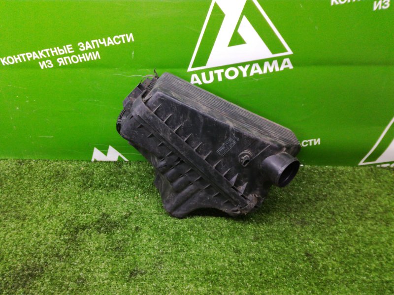 Корпус воздушного фильтра Toyota Vista SV30 (б/у)