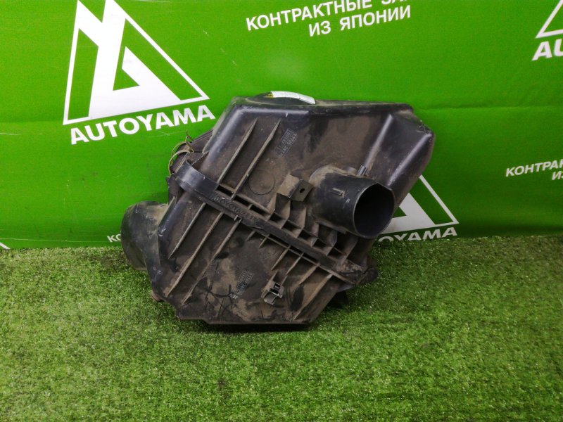 Корпус воздушного фильтра Toyota Ipsum ACM21 (б/у)