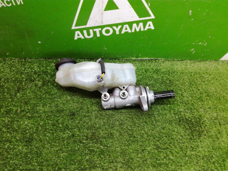 Главный тормозной цилиндр Toyota Auris NZE151 1NZFE 2011 (б/у)