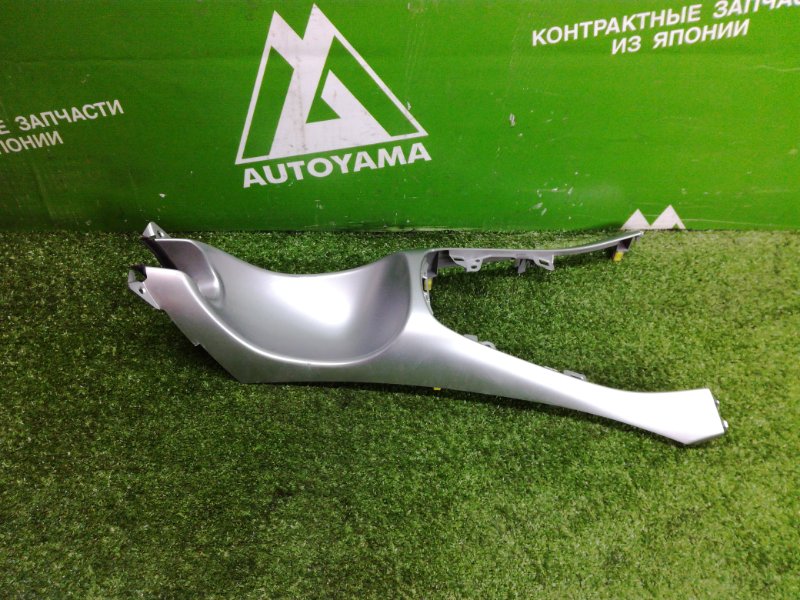 Пластик салона Toyota Auris NZE151 1NZFE 2011 (б/у)