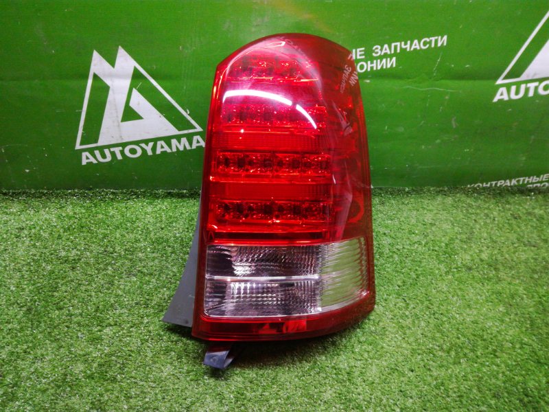 Фонарь Toyota Wish ZNE10 1ZZFE 2006 задний правый (б/у)
