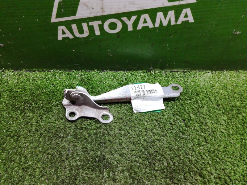 Петля капота Toyota Platz NCP12 передняя правая (б/у)