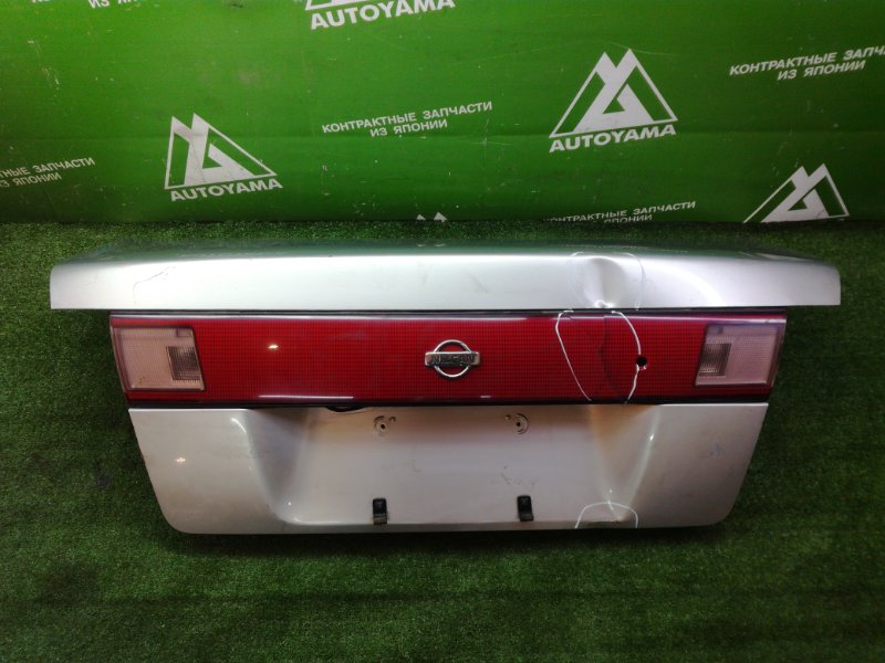 Крышка багажника Nissan Sunny FB14 GA15DE (б/у)