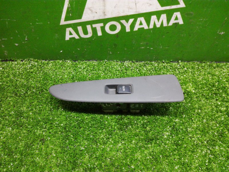 Кнопка стеклоподъемника Toyota Allion ZZT240 1ZZFE задняя правая (б/у)