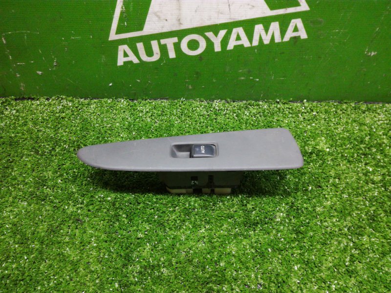 Кнопка стеклоподъемника Toyota Allion ZZT240 1ZZFE задняя правая (б/у)