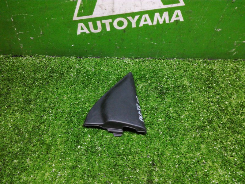 Уголок двери Toyota Platz NCP12 1NZFE передний правый (б/у)