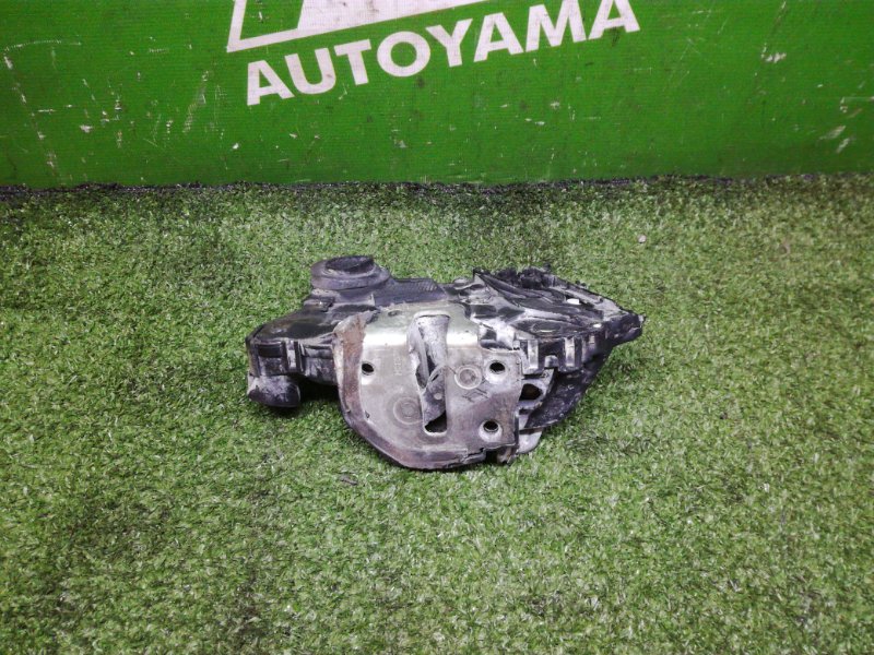 Замок двери Toyota Ractis NCP100 1NZFE передний левый (б/у)
