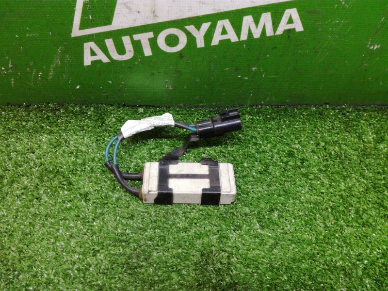 Резистор вентилятора охлаждения Toyota Platz SCP10 (б/у)