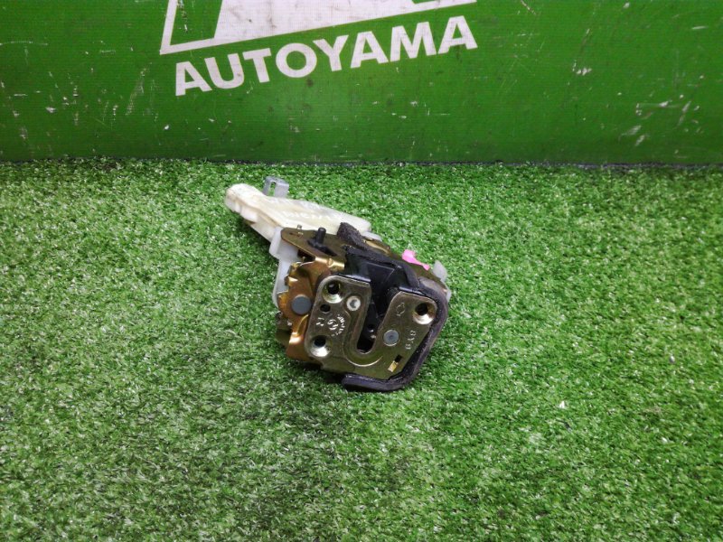 Замок двери Nissan Avenir W11 QG18DE задний правый (б/у)
