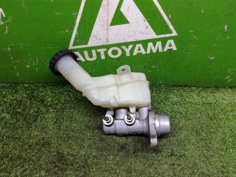 Главный тормозной цилиндр Mitsubishi Outlander CW5W 4B12 2009 (б/у)