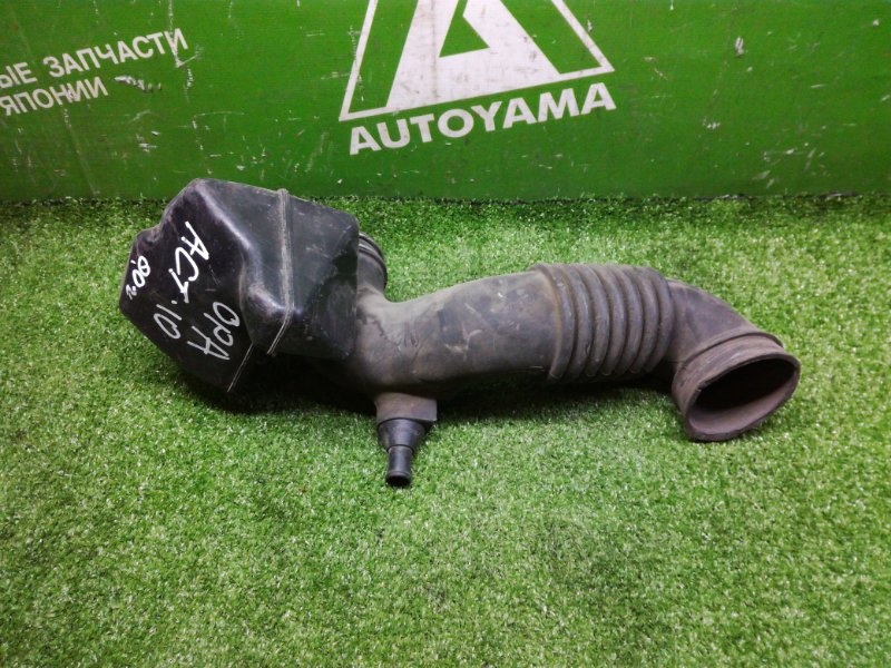 Патрубок воздушного фильтра Toyota Opa ACT10 1AZFSE (б/у)