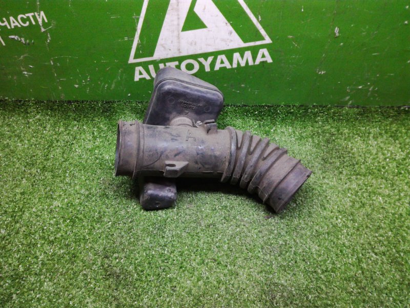 Патрубок воздушного фильтра Toyota Corolla AE110 5AFE (б/у)