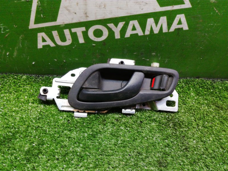 Ручка двери внутренняя Honda Airwave GJ2 L15A передняя левая (б/у)