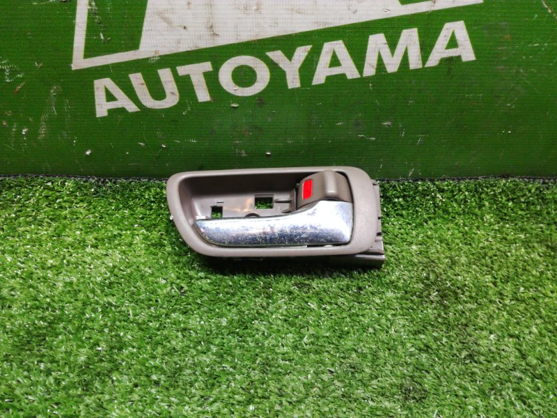 Ручка двери внутренняя Toyota Camry ACV30 2AZFE задняя правая (б/у)