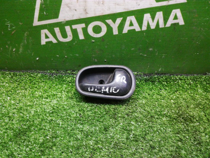 Ручка двери внутренняя Mazda Demio DW3W B3 передняя правая (б/у)