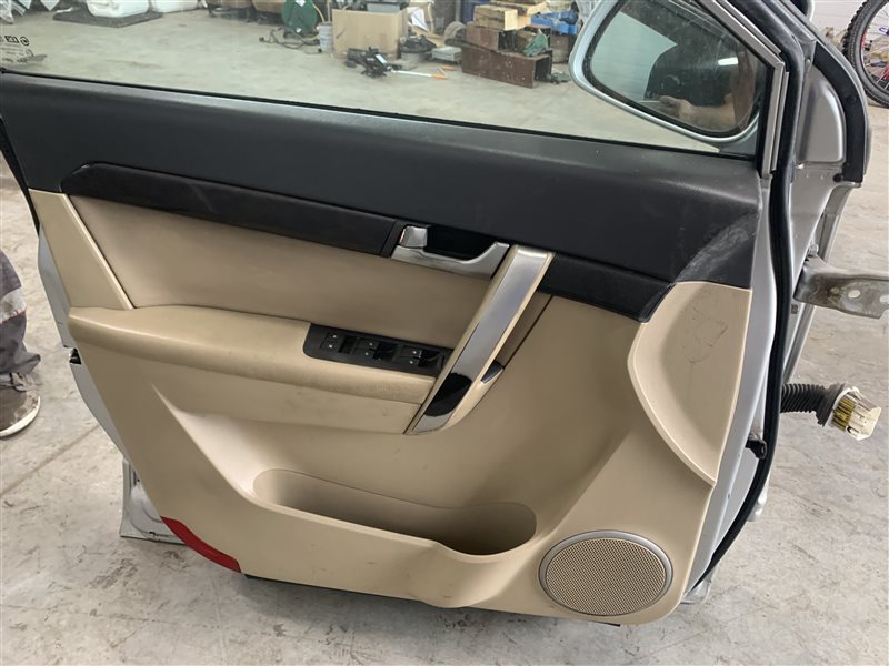Обшивка двери Chevrolet Captiva C100 C100 Z20S 2010 передняя левая (б/у)