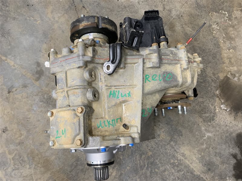 Раздаточная коробка Toyota Hilux Pick Up 2015-2020 GUN125L 2GD-FTV 2015 (б/у)
