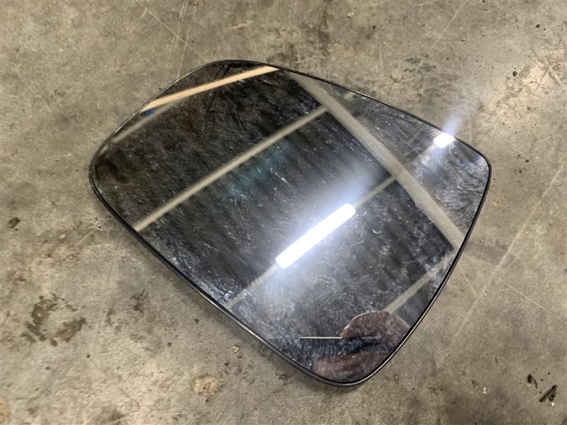 Зеркальный элемент Nissan Terrano D10 D10 F4R 2018 левый (б/у)