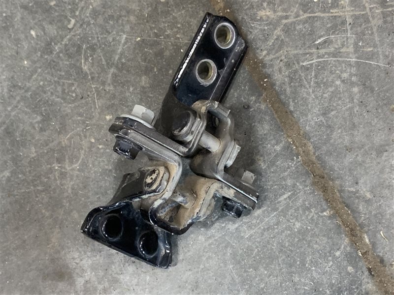 Петля двери Mitsubishi Lancer Cy CY2A 4A91 2007 задняя левая (б/у)