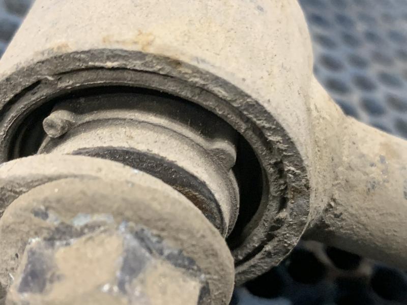 Тяга задней подвески задняя правая Subaru Forester 2016 SJ 20250FG021 контрактная