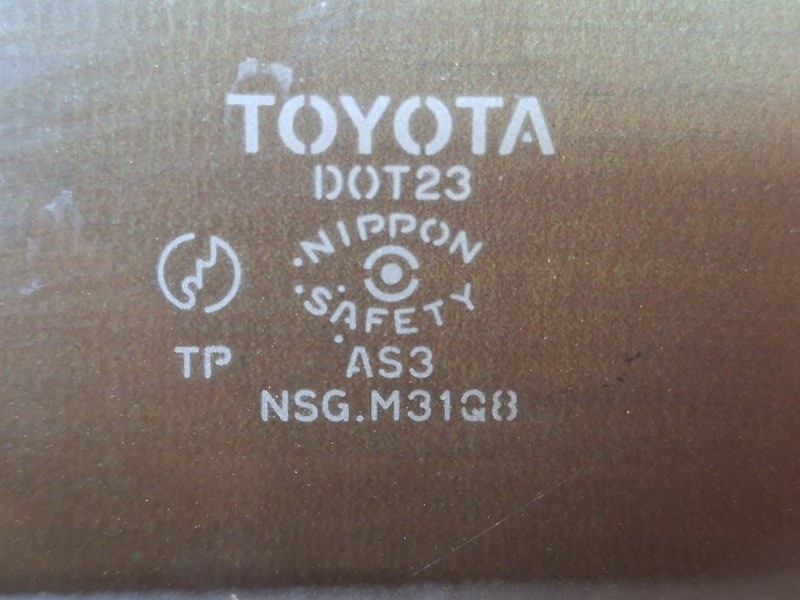 Стекло двери заднее левое TOYOTA COROLLA FIELDER NZE121 1NZ-FE