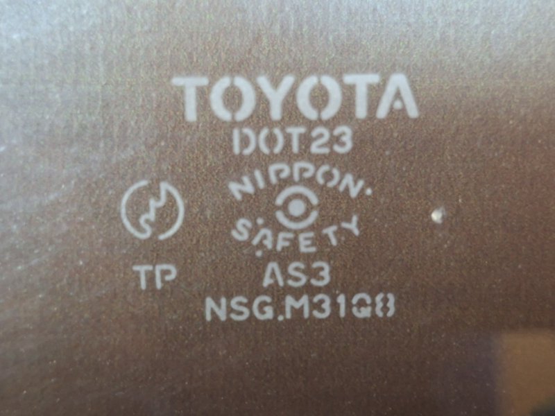 Стекло двери заднее левое TOYOTA COROLLA FIELDER NZE121 1NZ-FE