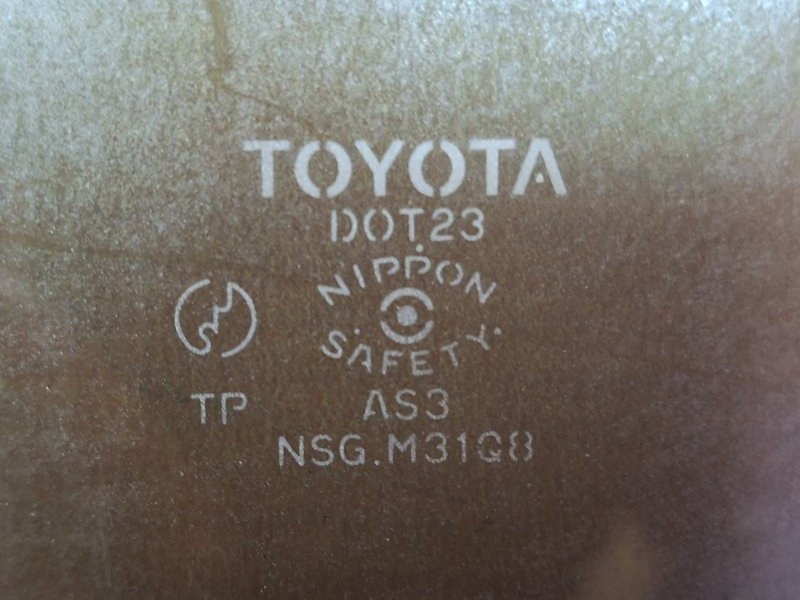 Стекло двери заднее левое TOYOTA COROLLA FIELDER NZE121 1NZ-FE