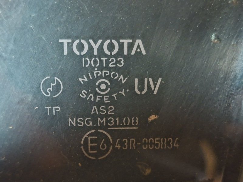 Стекло двери заднее левое TOYOTA COROLLA NZE121 1NZ-FE