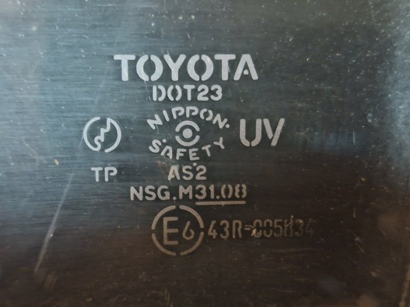 Стекло двери заднее левое TOYOTA COROLLA NZE121 1NZ-FE