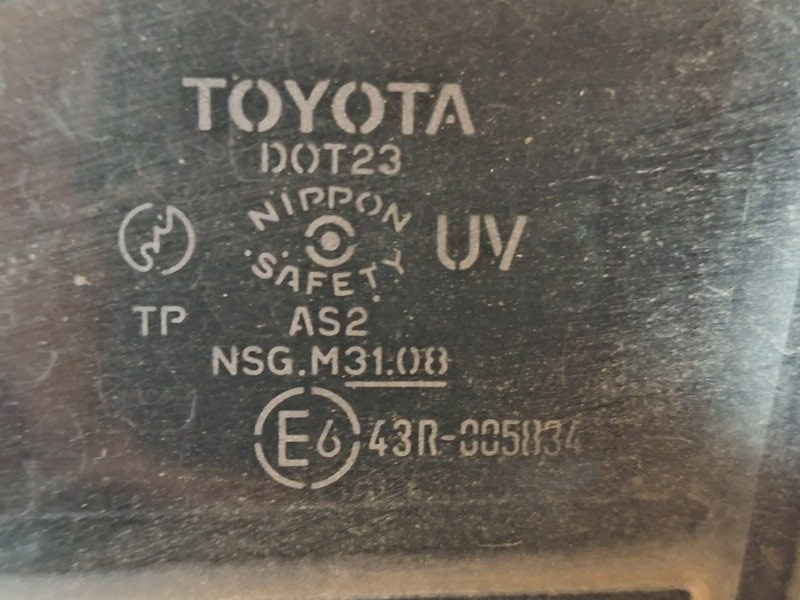 Стекло двери заднее левое TOYOTA COROLLA NZE124 1NZ-FE