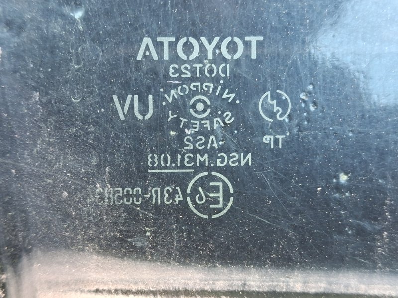 Стекло двери заднее правое TOYOTA COROLLA FIELDER NZE121 1NZ-FE Стекло двери заднее правое TOYOTA COROLLA FIELDER NZE121 1NZ-FE