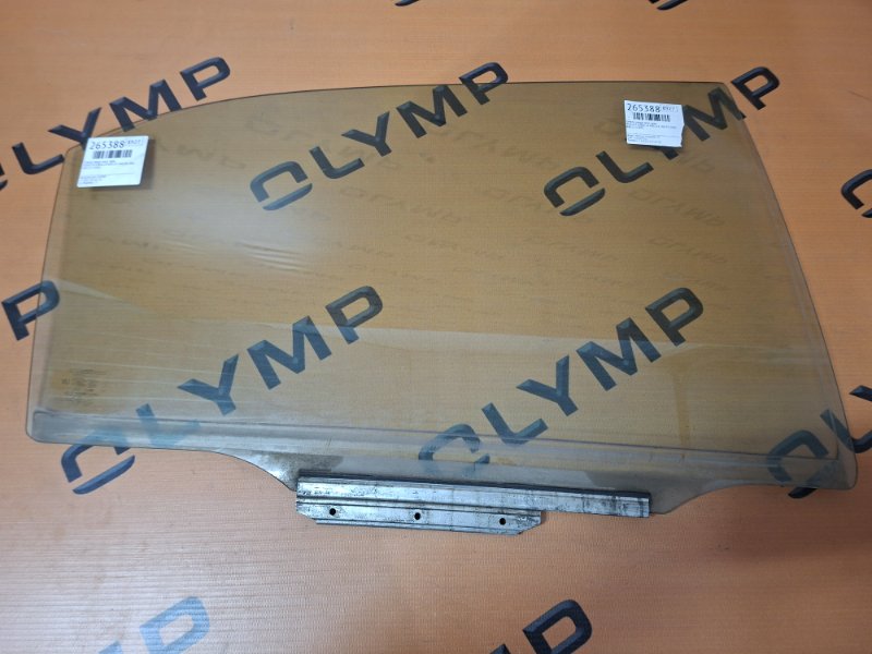 Стекло двери заднее правое TOYOTA COROLLA 2001 NZE124 1NZ-FE 68113-12690 контрактная