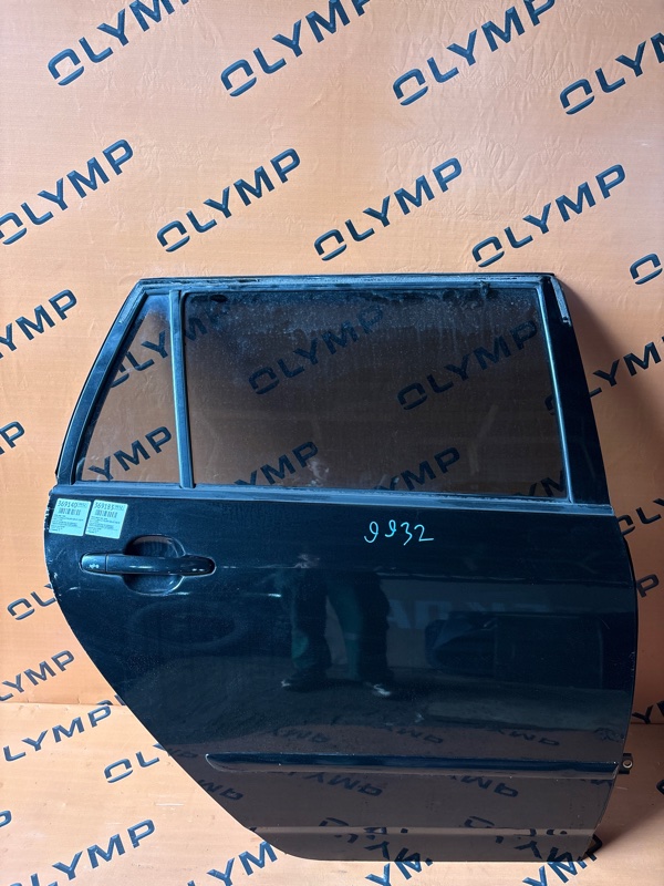 Стекло двери заднее правое TOYOTA COROLLA FIELDER 2001 NZE121 1NZ-FE 68113-12690 контрактная