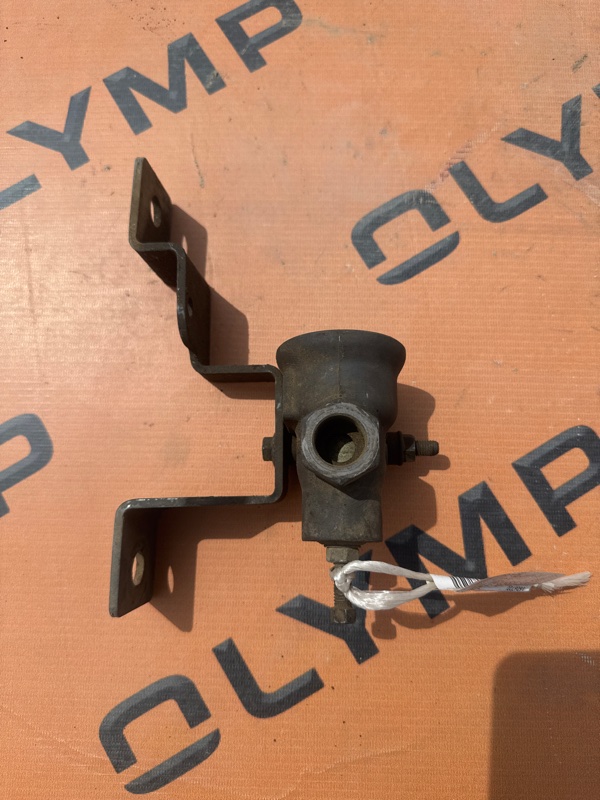 Клапан ограничительный FH12 2000 FH12 D12C 380 HP