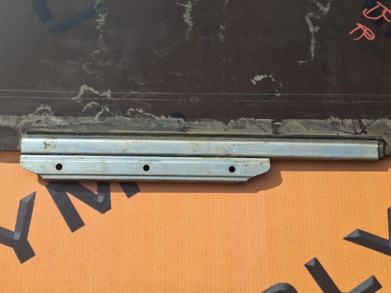 Стекло двери заднее правое BB NCP31 1NZ-FE Стекло двери заднее правое BB NCP31 1NZ-FE