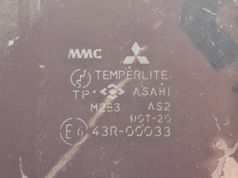 Стекло двери заднее левое MITSUBISHI CHARIOT N43W 4G63 Стекло двери заднее левое MITSUBISHI CHARIOT N43W 4G63