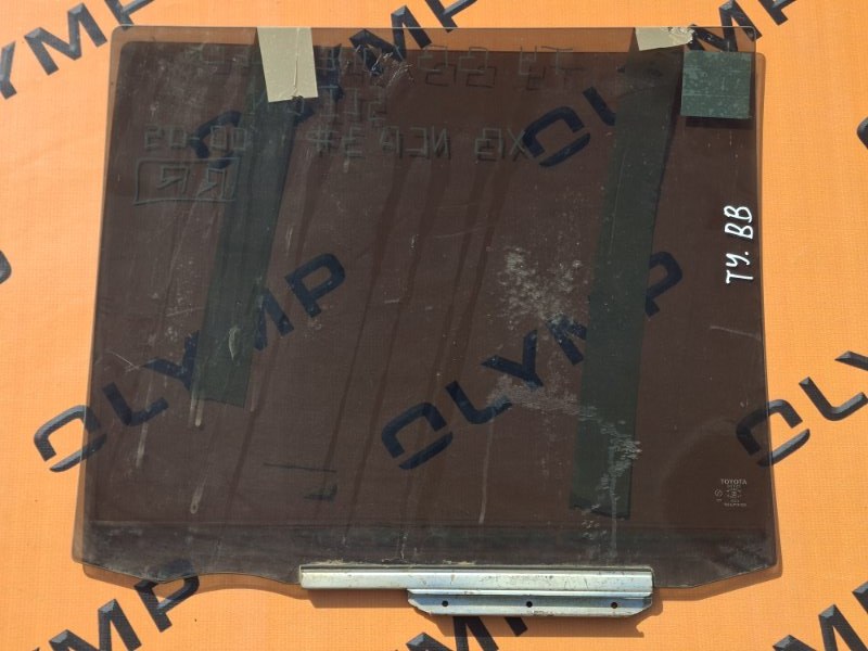 Стекло двери заднее правое TOYOTA BB NCP31 1NZ-FE