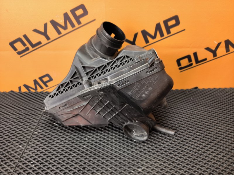Запчасть корпус воздушного фильтра AUDI A5 2014 8T CDN 8R0133837S контрактная Корпус воздушного фильтра AUDI A5 2014 8T CDN 8R0133837S контрактная