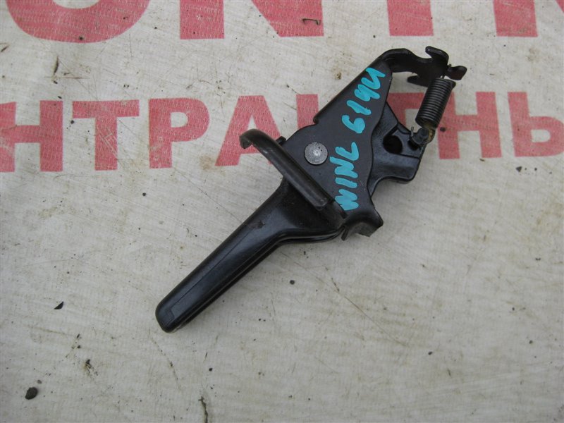 Ручка открывания бензобака Nissan Wingroad WHNY11 QG15 2003 (б/у)