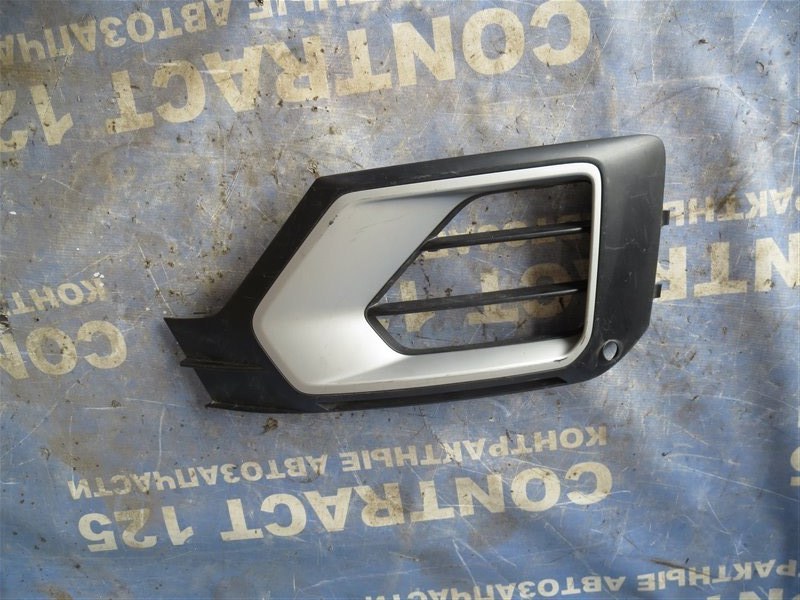 Заглушка бампера Audi Sq2 GA 2019 левая (б/у)