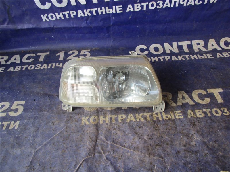 Фара Suzuki Escudo TL52W J20A 1999 правая (б/у)