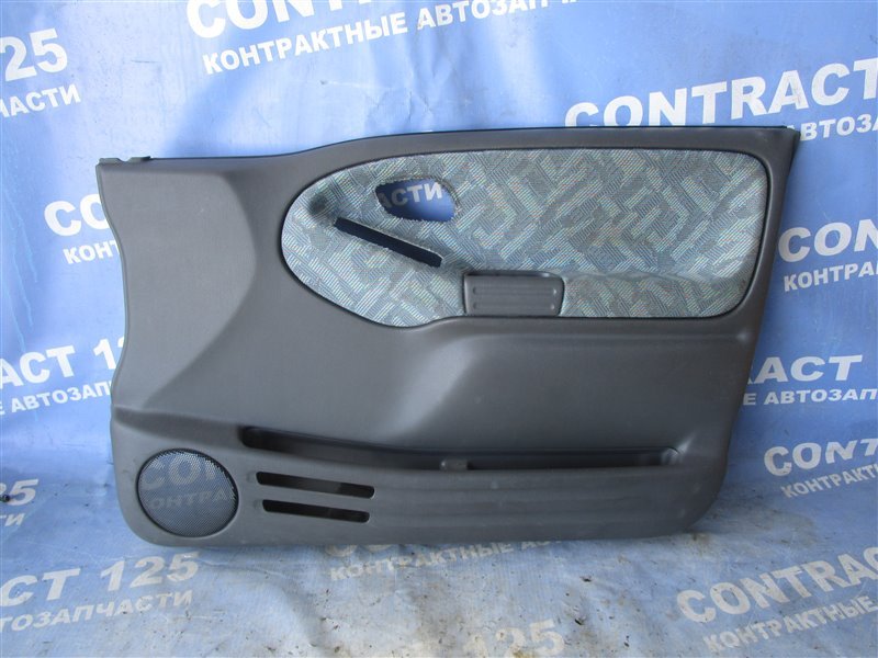 Обшивка дверей Suzuki Escudo TA02W G16A 2000 передняя правая (б/у)