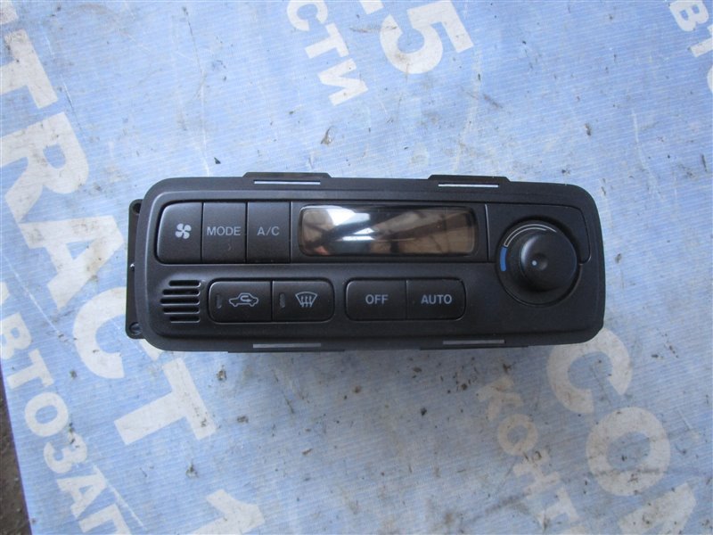 Блок управления климат-контролем Suzuki Escudo TA02W G16A 2000 (б/у)