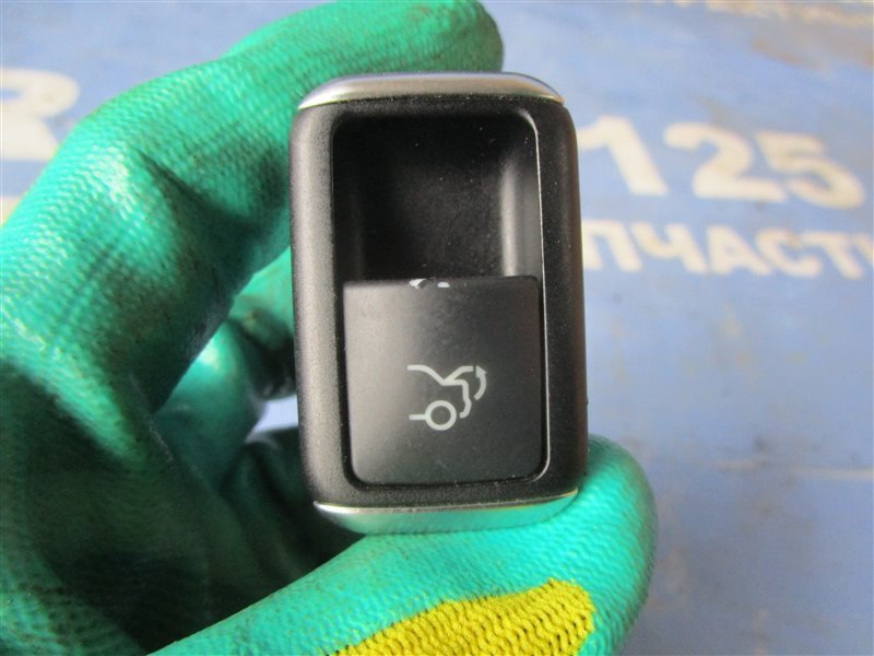 Кнопка открывания багажника Mercedes-Benz C-Class C250 С204.347 M271 DE18 EVO 2012 (б/у)