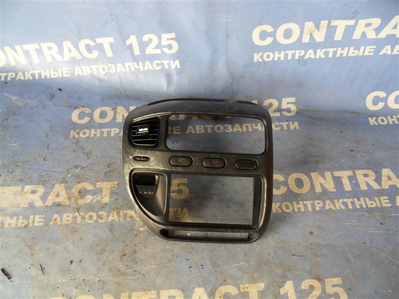 Рамка магнитофона MITSUBISHI Delica PD8W 4M40 2000 (б/у)
